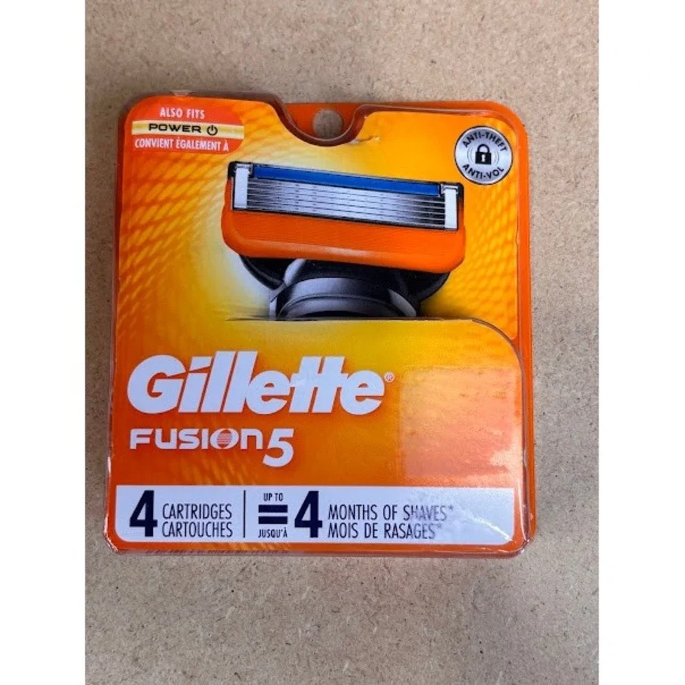 Gillette Fusion5 4 Cartridge Pack Men‎ Razor Blades Up to 4 Months Shaves